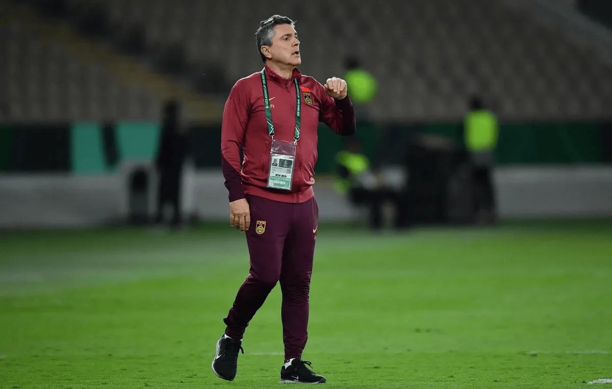 开云-亚足联官网介绍安东尼奥：32岁开始执教，曾获亚足联杯冠军