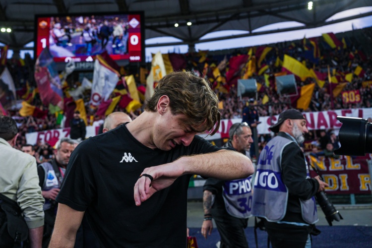 开云注册-卡拉菲奥里：妈妈曾哭着告诉我博维晕倒，我支持他来英国继续踢球